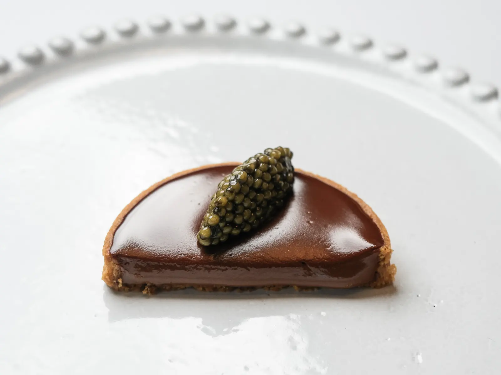 Dessert chocolat et caviar, Table — Bruno Verjus